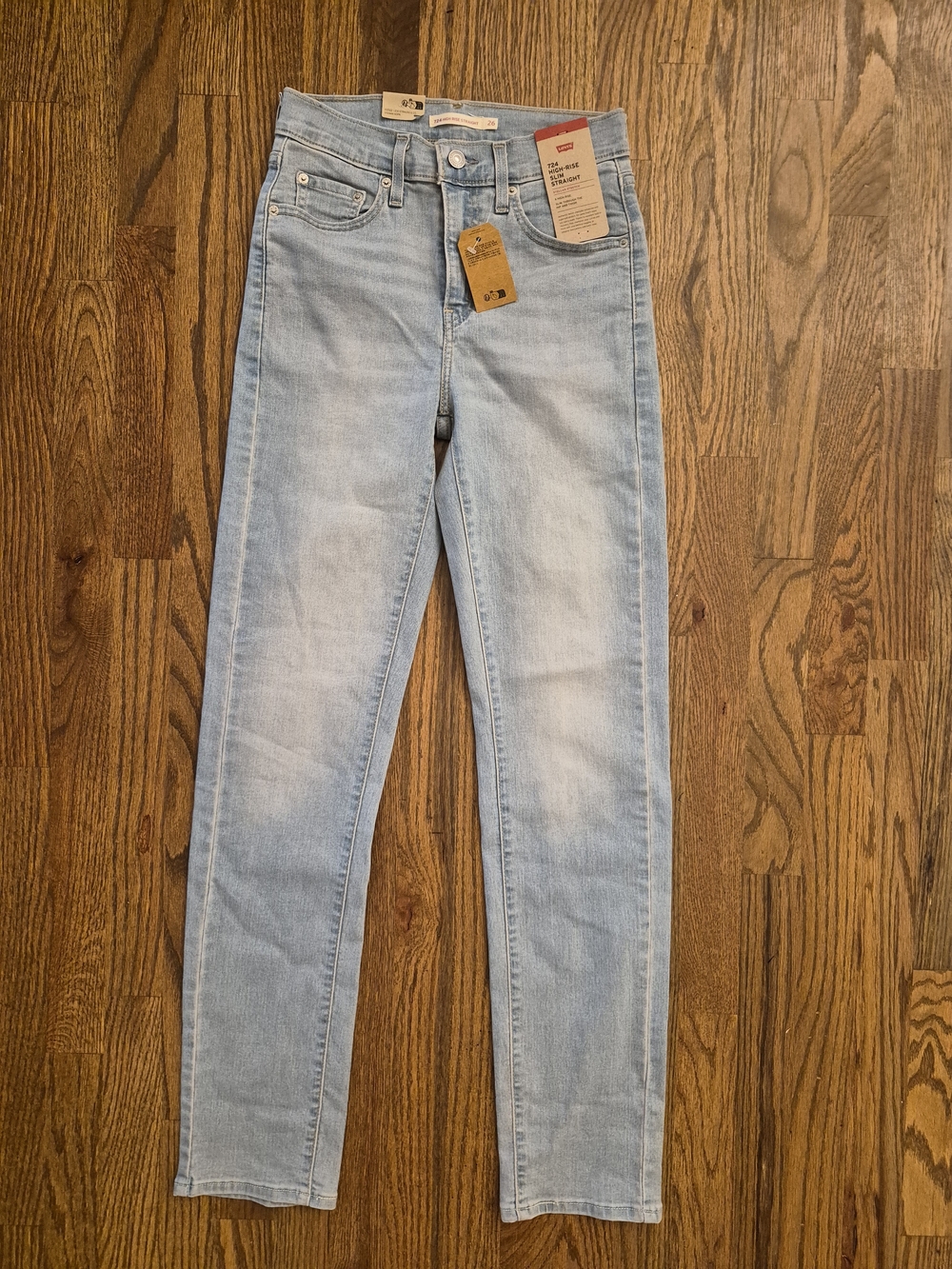 Levi's Womens 724 High Rise Slim Straight 26x32 NWT
